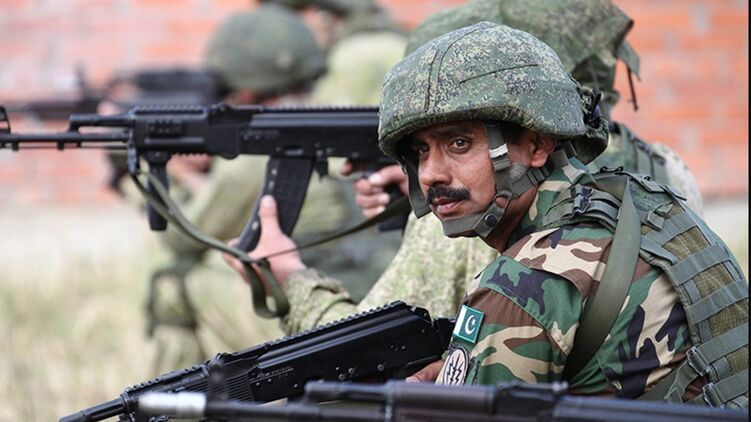 Пакистан объявил войну Афганистану, назвав его «колонией Индии»