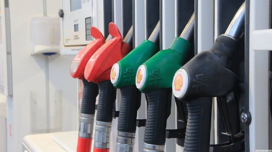 Польша снизит налоги на топливо более чем в два раза