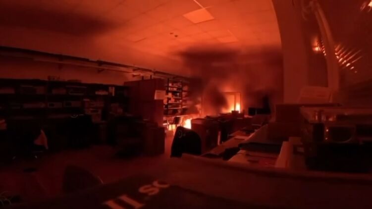 В Чехии облили бензином и подожгли помещения израильской компании, работающей на ВПК: что известно о теракте