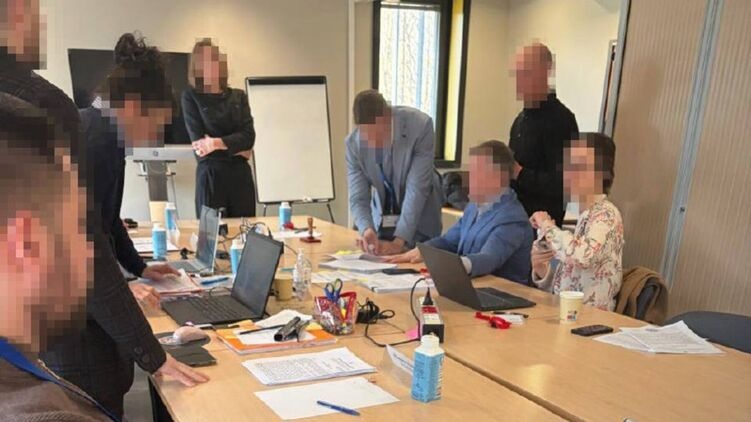 Бизнесмен Жеваго получил в Париже подозрение в выводе более 1,5 млрд грн из банка «Финансы и Кредит»