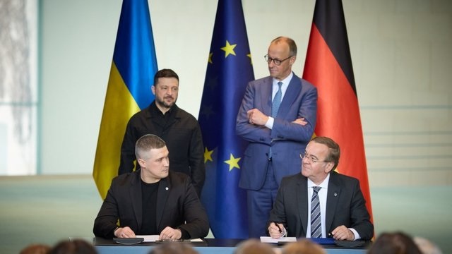 Во время визита Зеленского в Берлин было подписано 10 документов разных уровней, в частности, по развитию ОПК