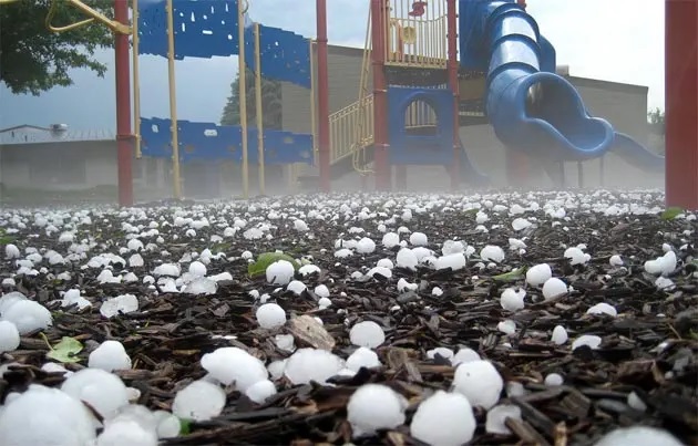 На Сицилии, в Алжире, Тунисе и США бушевал шторм: прошли ливневые дожди с градом, в Америке по штатам прокатились вихри торнадо