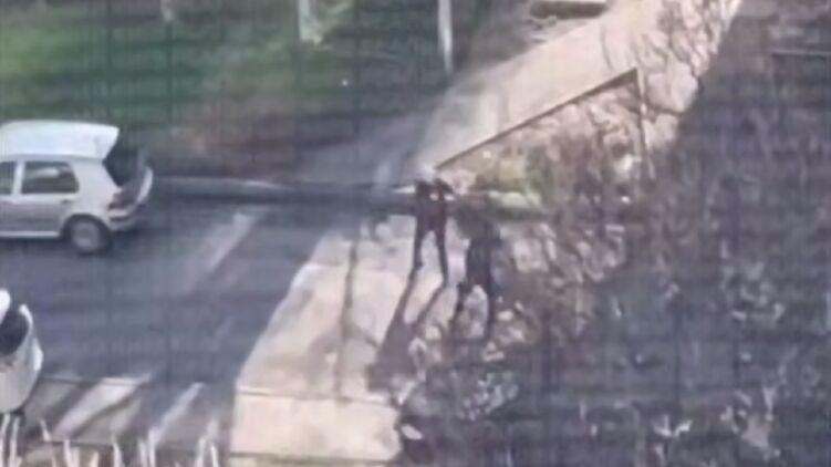 Шестеро погибших, стрельба по людям в упор, захват заложников, поджог квартиры: подробности о смертельном инциденте в Киеве вечером 18 апреля