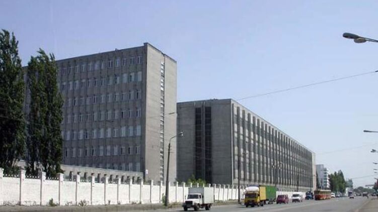 «Киевский радиозавод» продали в 23 раза дешевле рыночной стоимости: Офис Генпрокурора арестовал здание