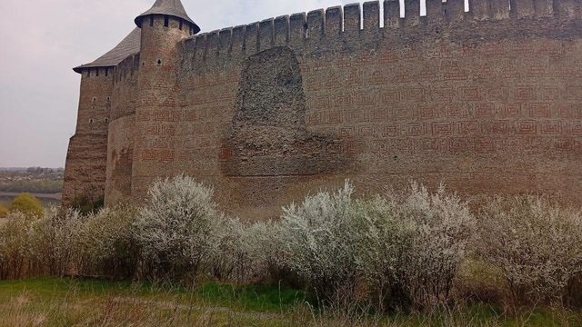 В Хотинской крепости обвалилась часть стены — мэр