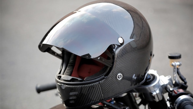 В Украине меняют требования к мотошлемам — когда сертификация по стандартам ЕС станет обязательной