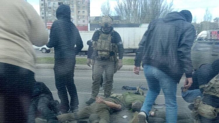 В Одессе со стрельбой задержали сотрудников ТЦК, которые выбивали у людей деньги