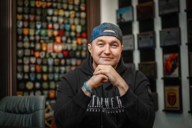 Владелец БЦ «Парус» и гостиницы «Украина» Максим Криппа объединяет бизнес-активы в холдинг ARS Capital