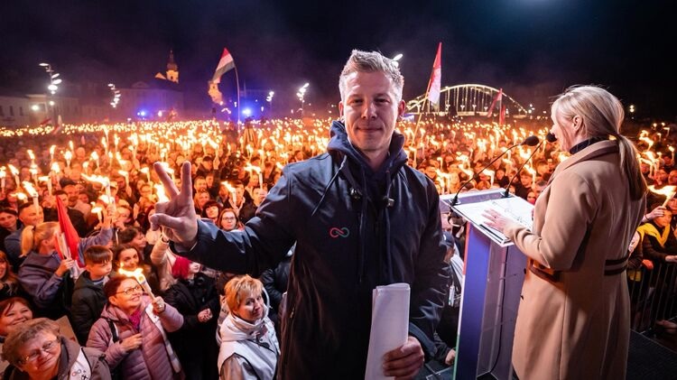 В Венгрии завершили подсчёт голосов: известно, когда Мадьяр станет премьером