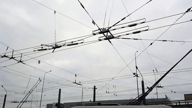 КГГА: В Киеве 16 апреля из-за повреждений после ночной атаки изменено движение ряда маршрутов общественного транспорта