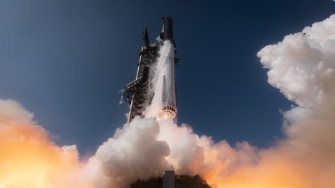 Ракета SpaceX взорвалась в Индийском океане после тестового полета