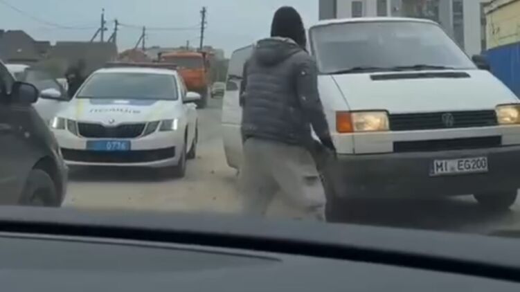 В Ковеле произошла драка военкомов со строителями — соцсети