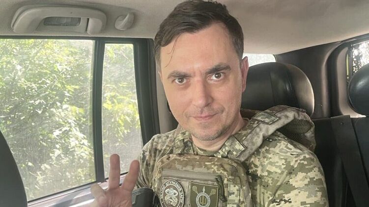 Экс-министра инфраструктуры Омеляна подозревают в уклонении от военной службы