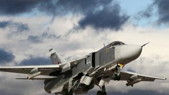Погибли пилоты: в Хмельницкой области разбился бомбардировщик Су-24М