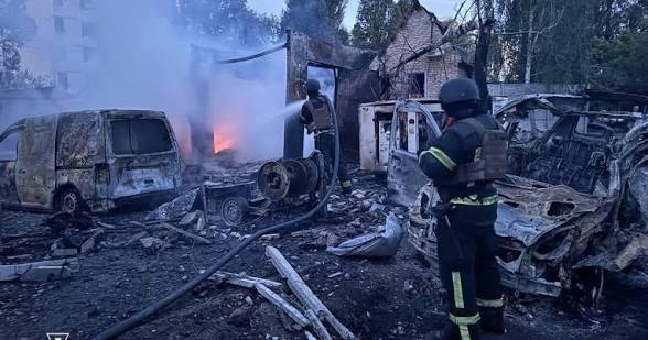 Ночью РФ атаковала Украину, под основной удар попал Киев: есть погибшие, горели пожары, город затянуло дымом