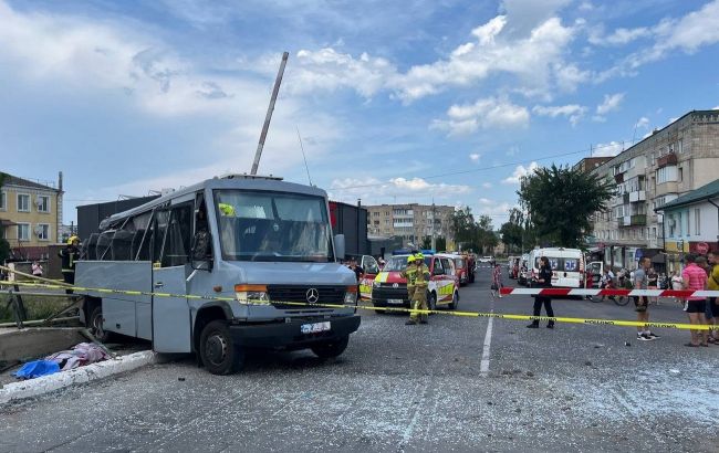 В Ровенской области поезд протаранил маршрутку, есть погибшие