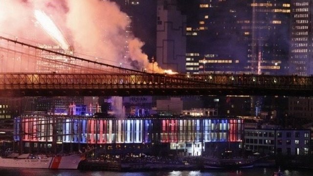 На Бруклинском мосту произошел пожар во время праздничного фейерверка в Нью-Йорке – СМИ