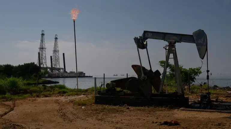 За нефть Венесуэлы развернулась борьба между НПЗ и трейдерами