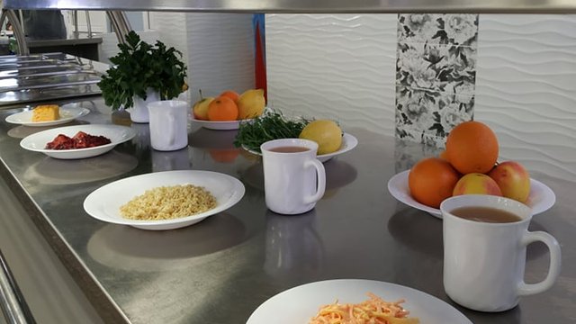Школы смогут организовывать питание учащихся в различных помещениях, а не только в столовых – Минобразования