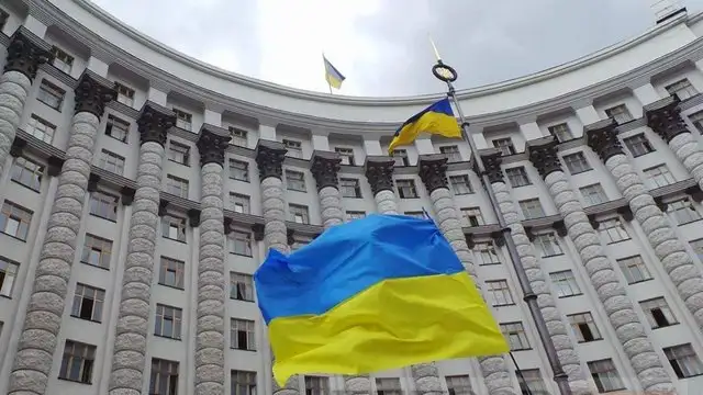 Рада может отстранить правительство во вторник, а голосование по новому составу Кабмина состоится в среду-четверг — нардеп