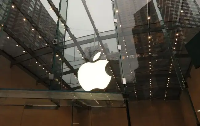 Apple обвинила OpenAI в краже секретных разработок для ИИ-гаджета