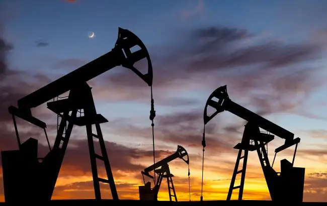 Цена на нефть будет расти еженедельно из-за эскалации в Ормузском проливе — Bloomberg
