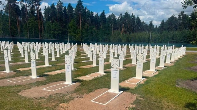 Министр Калмыкова: Все могилы на территории НВМК приведены в надлежащее состояние