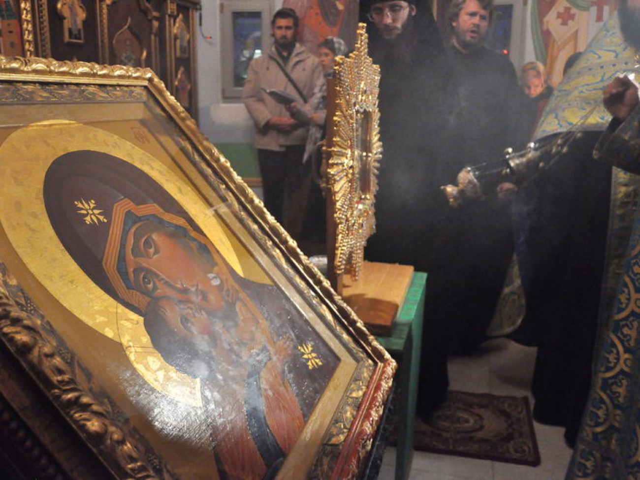В Десятинную церковь в Киеве прибыла чудотворная Почаевская икона Божией Матери, 7 ноября 2012г.