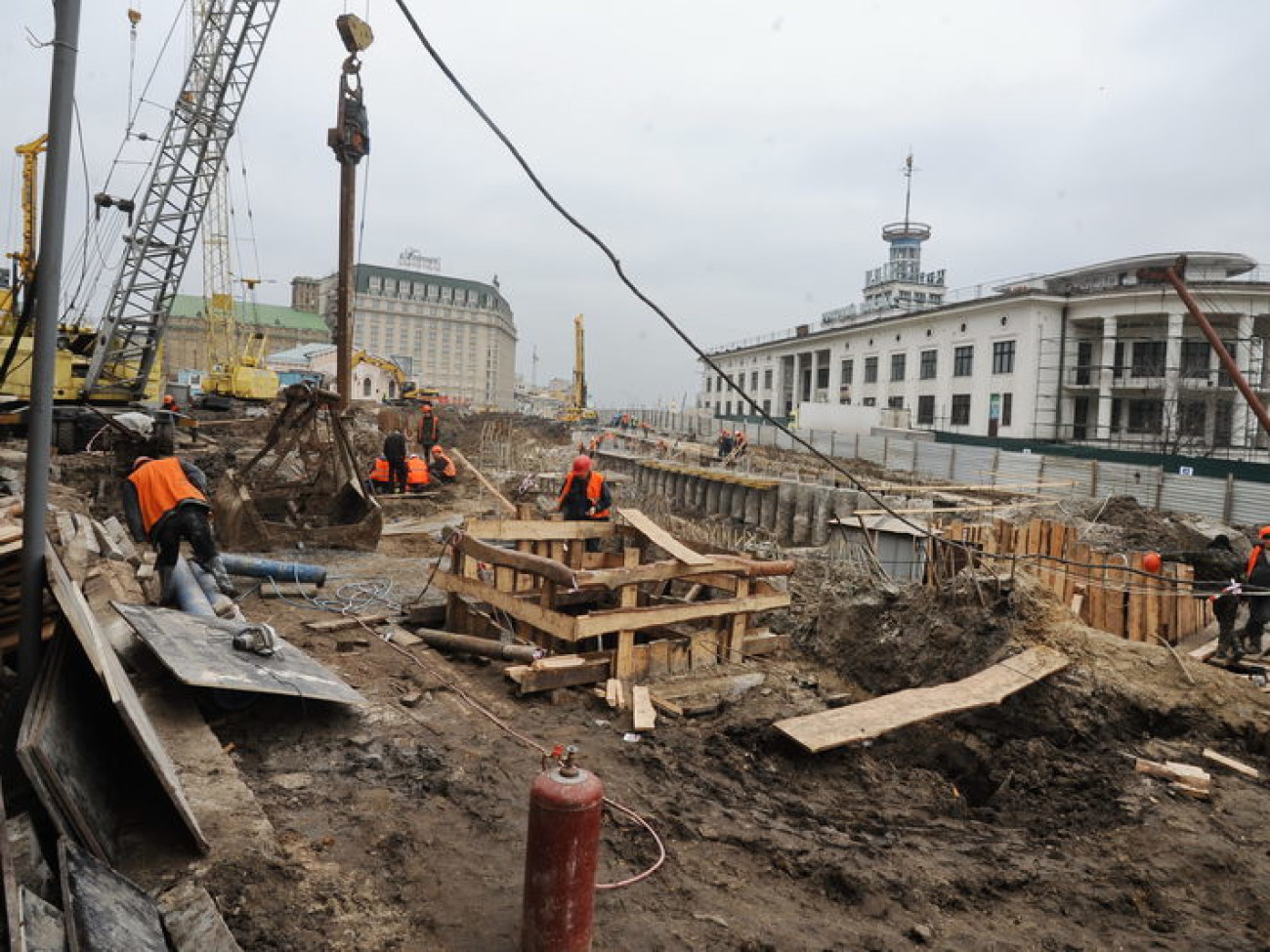 Реконструкция Почтовой площади в Киеве, 12 ноября 2012 г.