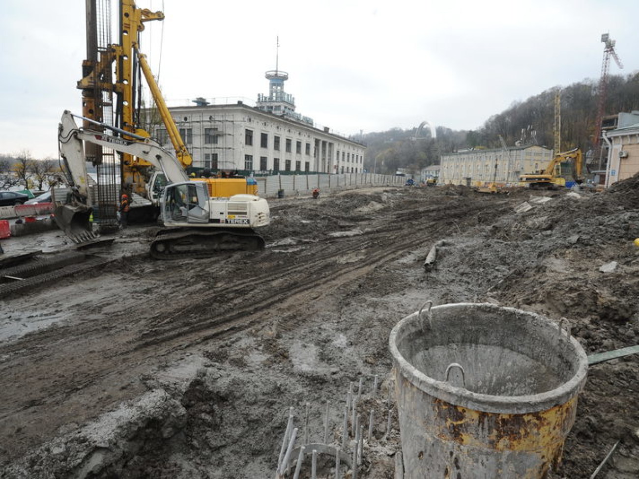 Реконструкция Почтовой площади в Киеве, 12 ноября 2012 г.