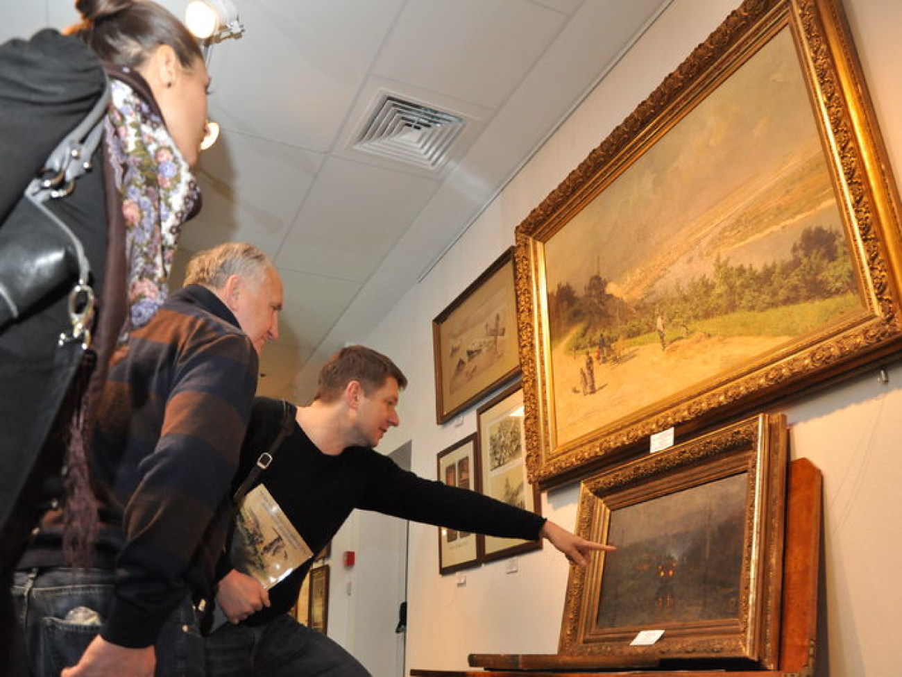 Антикварный Аукционный дом показал предаукционные лоты, 24 ноября 2012г.