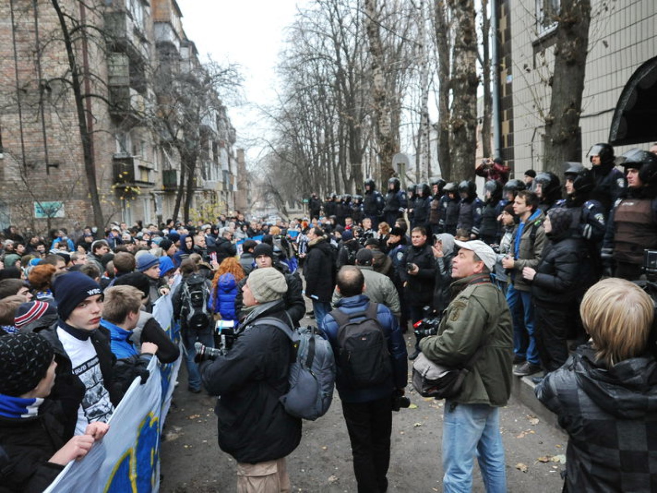 Футбольные болельщики прошлись Маршем в защиту семьи Павличенко, 25 ноября 2012г.