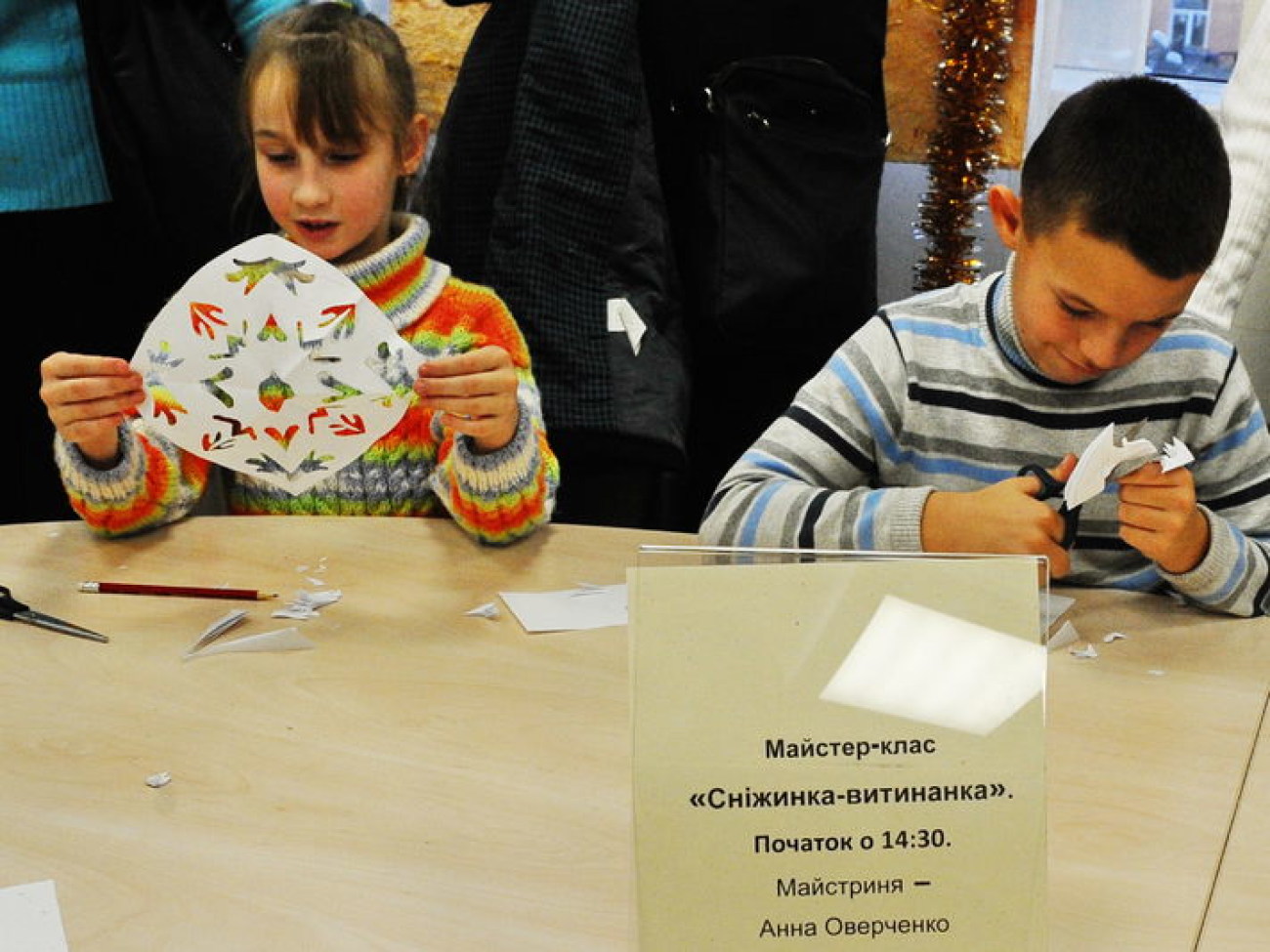 В Киеве можно увидеть авторские елочные игрушки, 8 декабря 2012г.
