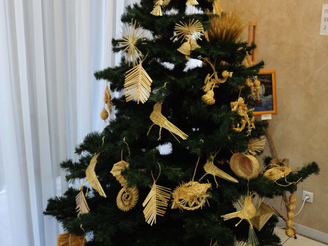 В Киеве можно увидеть авторские елочные игрушки, 8 декабря 2012г.