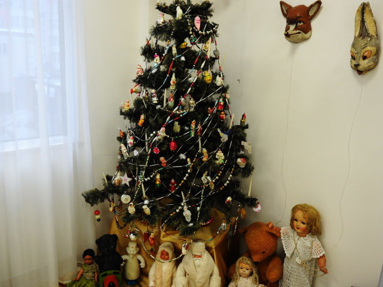 В Киеве можно увидеть авторские елочные игрушки, 8 декабря 2012г.