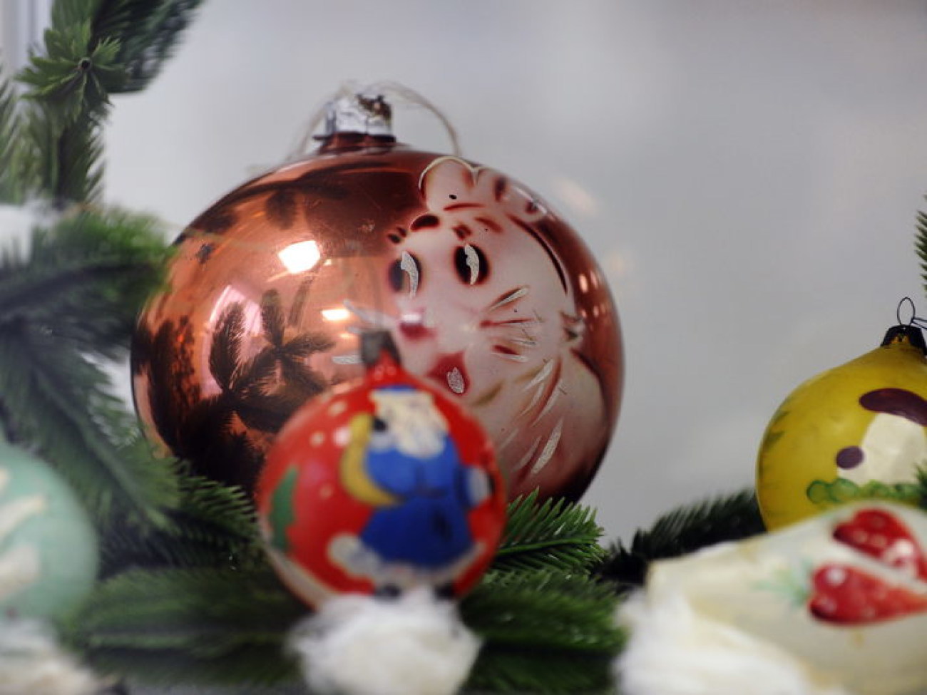 В Киеве можно увидеть авторские елочные игрушки, 8 декабря 2012г.