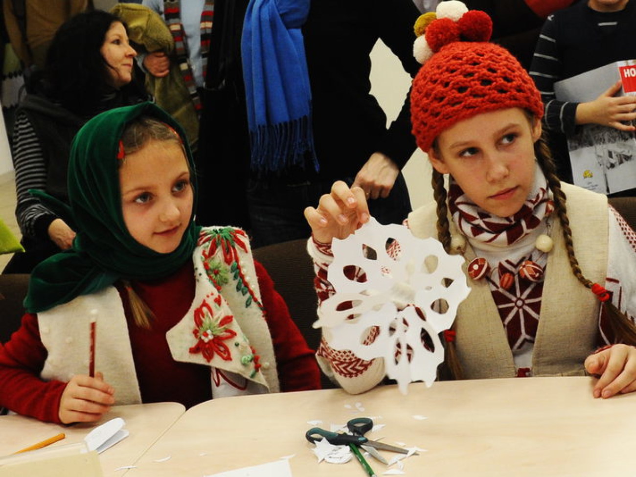 В Киеве можно увидеть авторские елочные игрушки, 8 декабря 2012г.