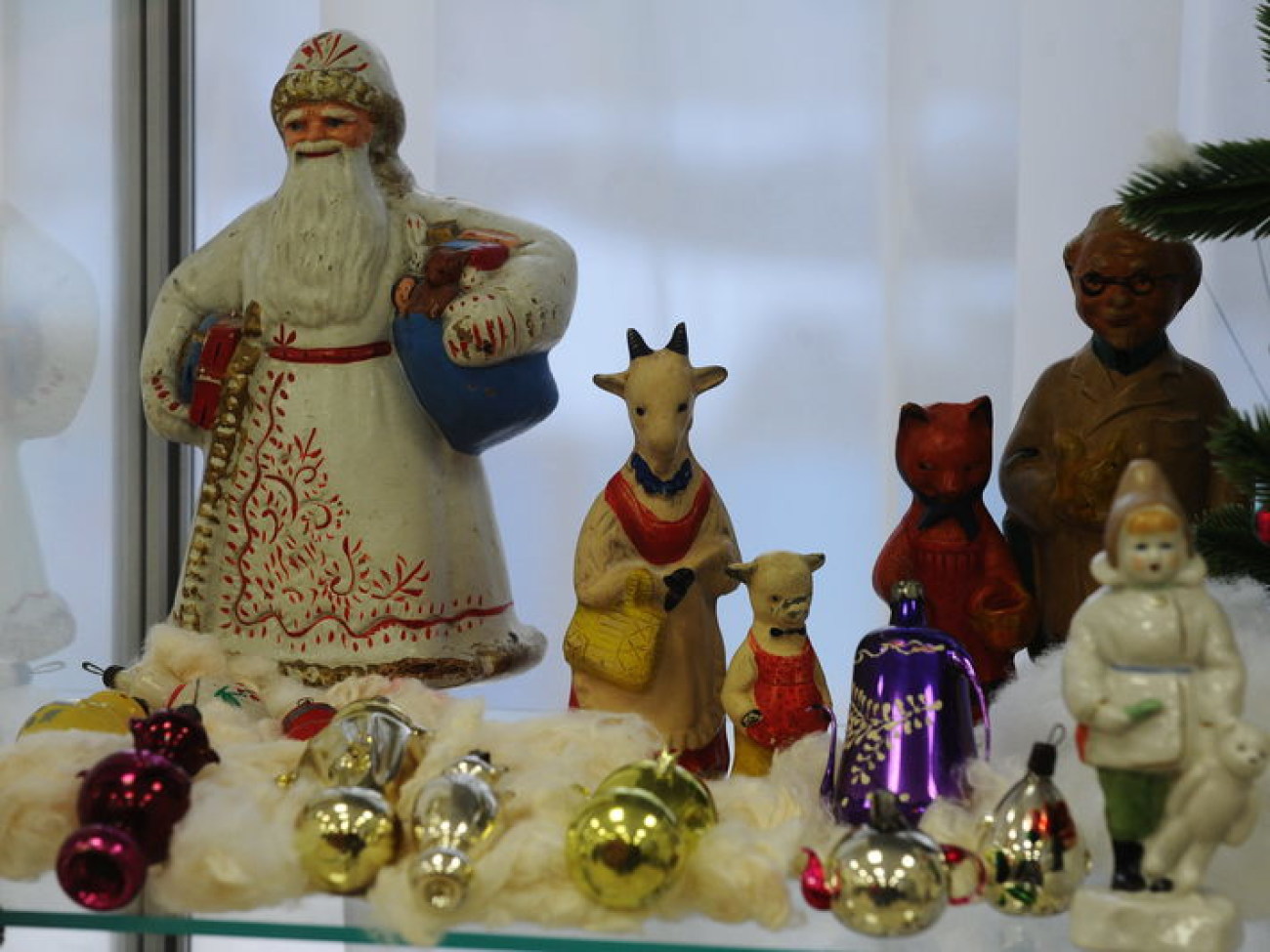 В Киеве можно увидеть авторские елочные игрушки, 8 декабря 2012г.