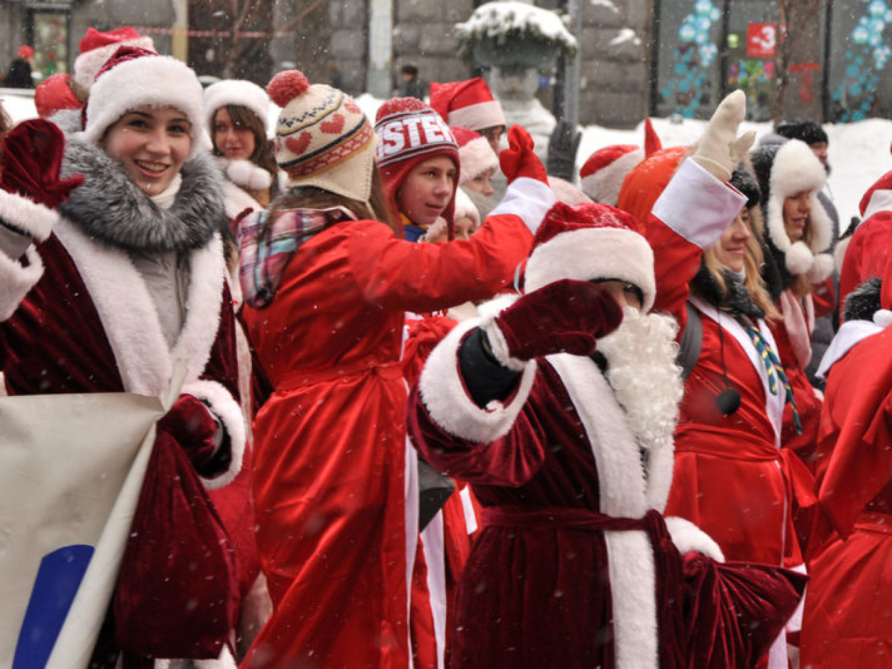 Общине Киева передали Вифлеемский огонь мира, 22 декабря 2012г.