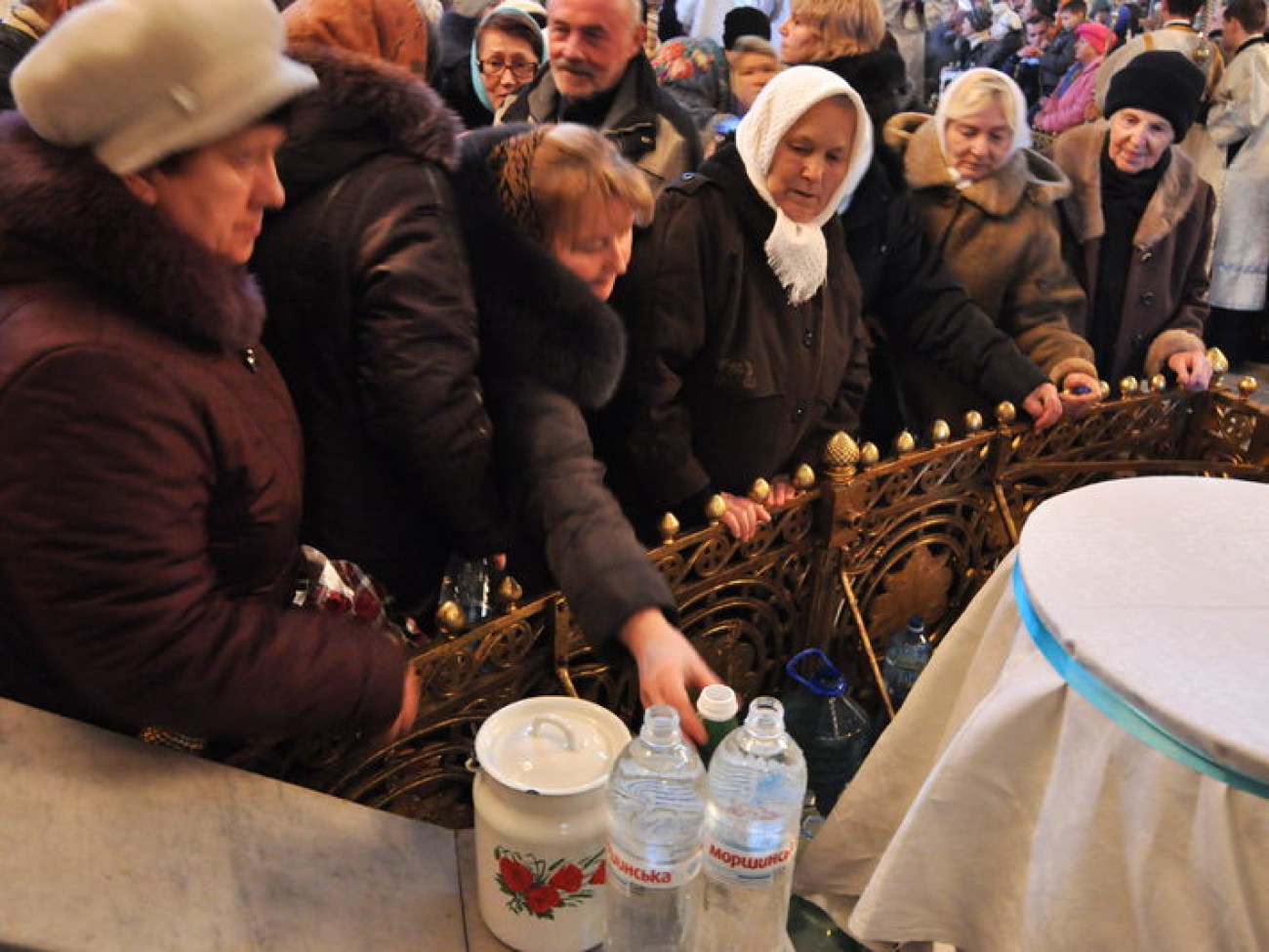 Православные отмечают Голодную кутю: в храмах начали освящать воду, 18 января 2013г.