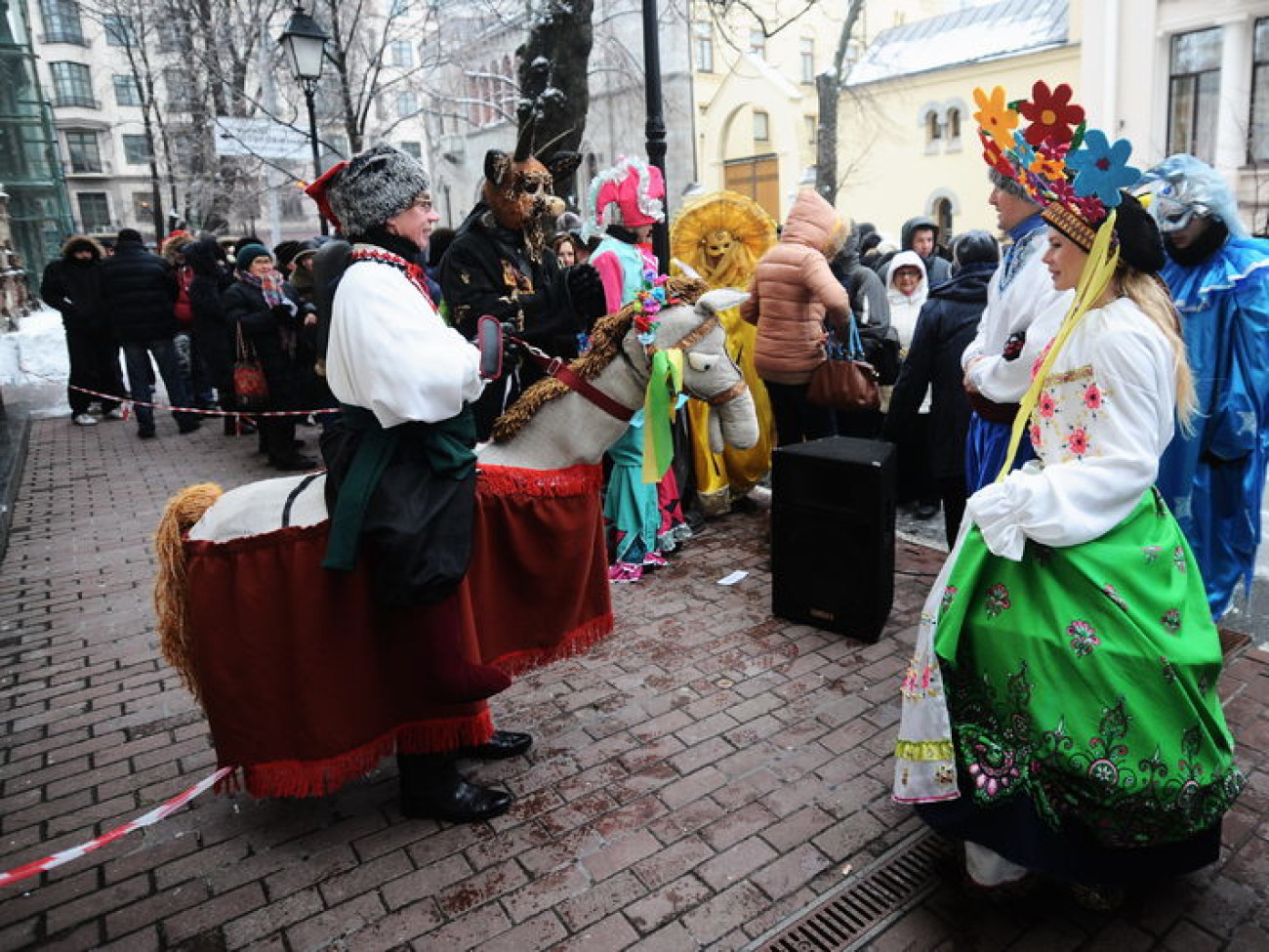 Высший специализированный суд засеяли долларами, 22 января 2013г.