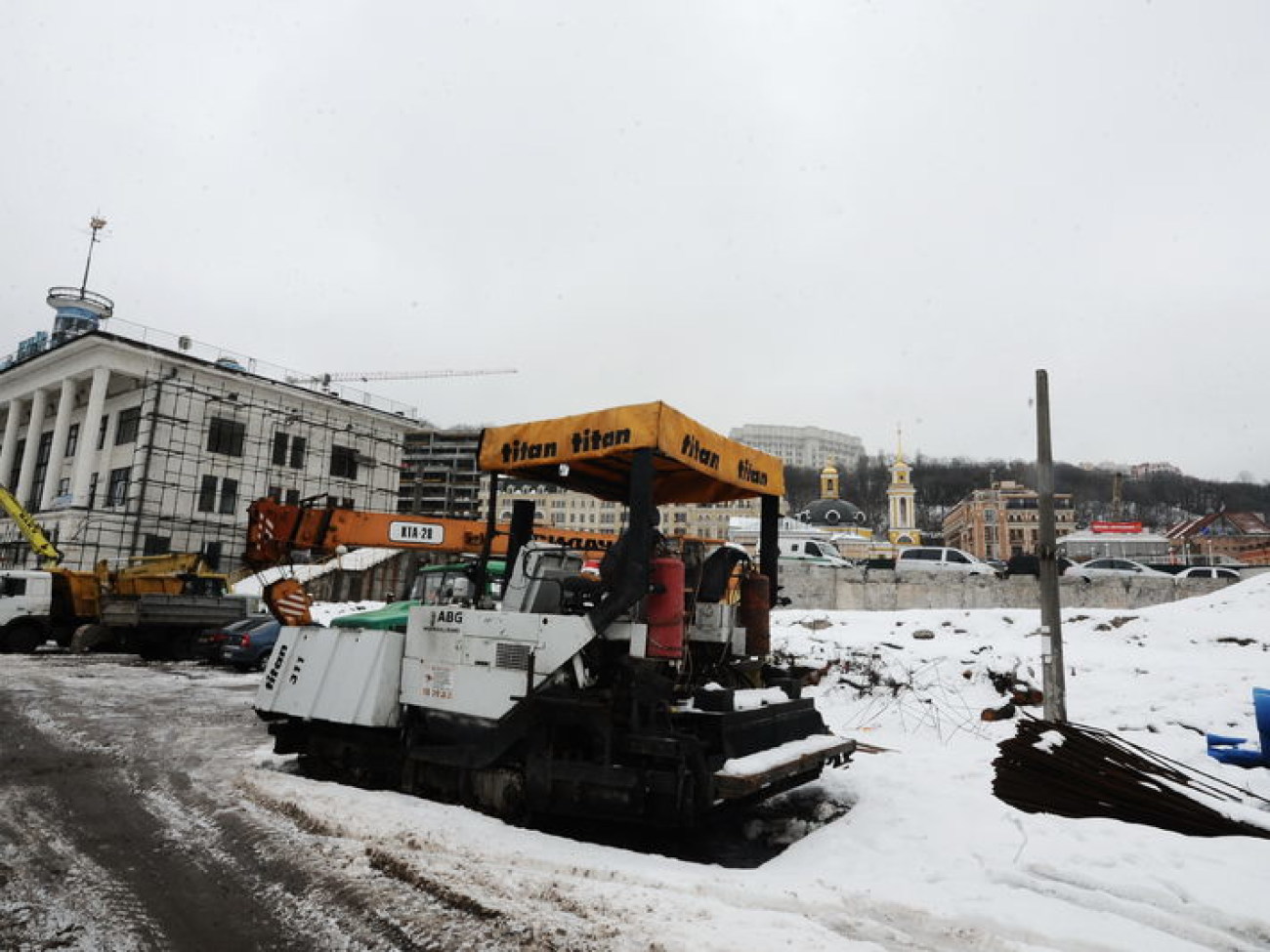 Реконструкция Почтовой площади погубила деревья на набережной