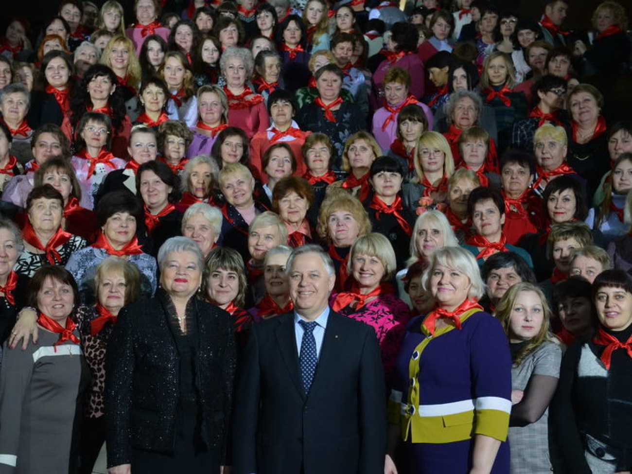 Коммунисты поздравили с 8 Марта женщин-тружениц, 6 марта 2013г.