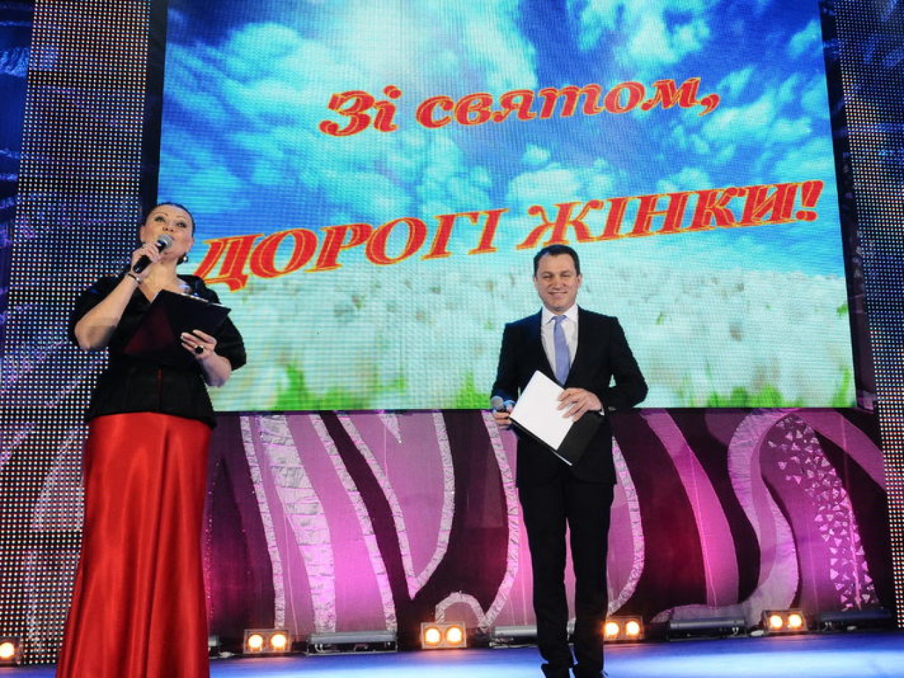 Коммунисты поздравили с 8 Марта женщин-тружениц, 6 марта 2013г.