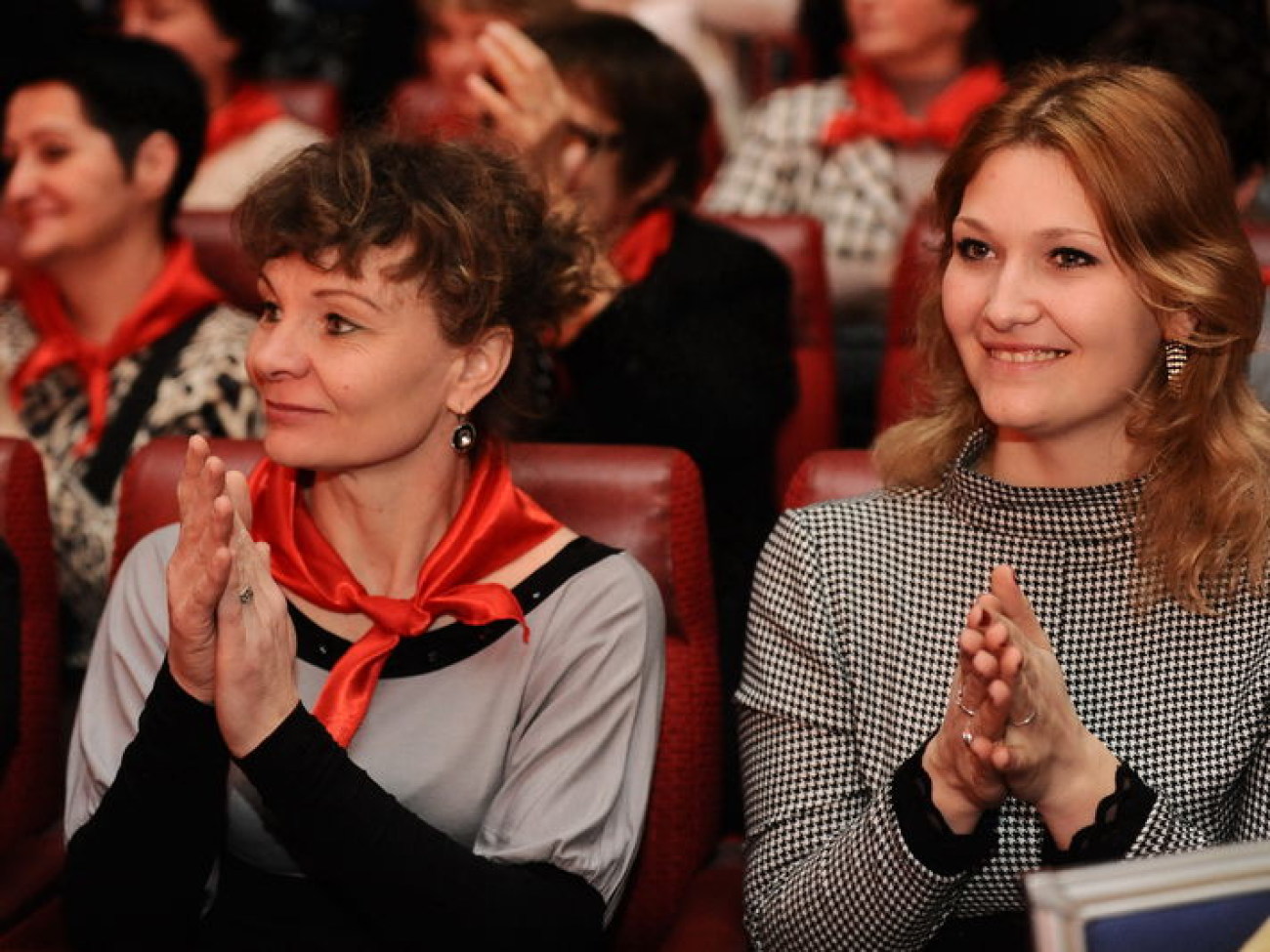 Коммунисты поздравили с 8 Марта женщин-тружениц, 6 марта 2013г.