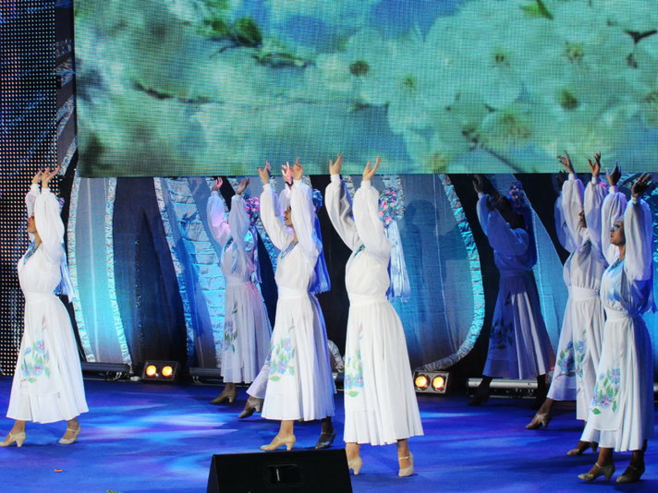 Коммунисты поздравили с 8 Марта женщин-тружениц, 6 марта 2013г.