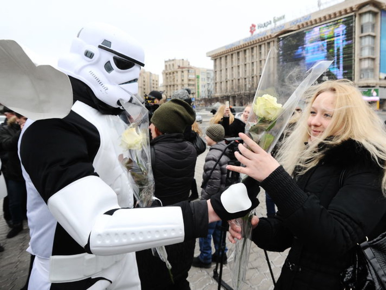 Штурмовики Дарта Вейдера вышли на Майдан, 8 марта 2013г.