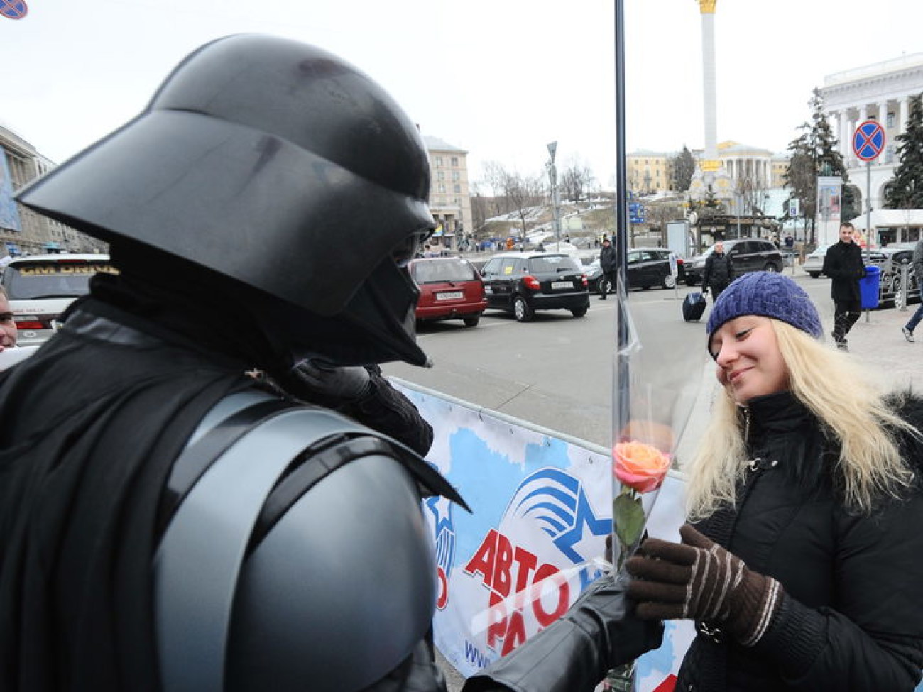 Штурмовики Дарта Вейдера вышли на Майдан, 8 марта 2013г.