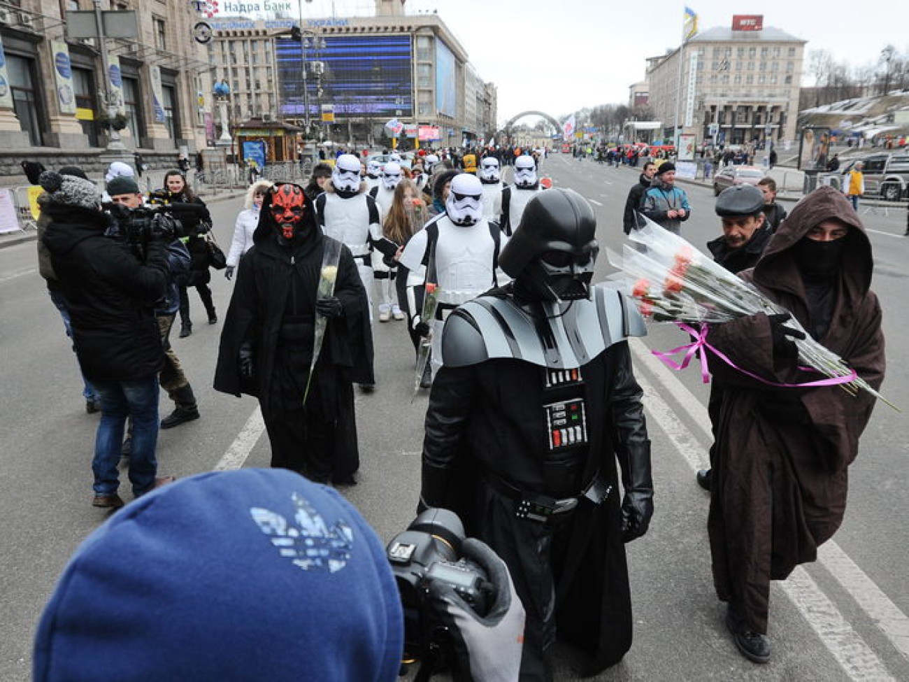 Штурмовики Дарта Вейдера вышли на Майдан, 8 марта 2013г.