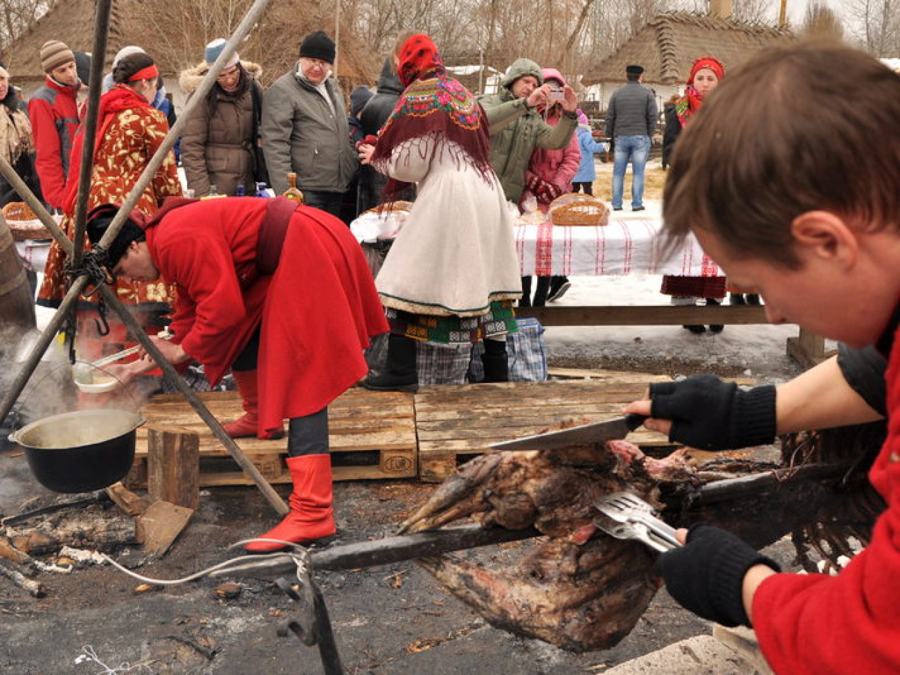 В Киеве испекли 100-метровую колбасу, 9 марта 2013г.